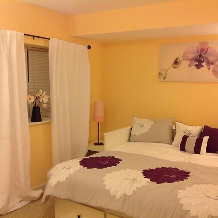 Mojoy Homesuites At Runyon Newark Buitenkant foto