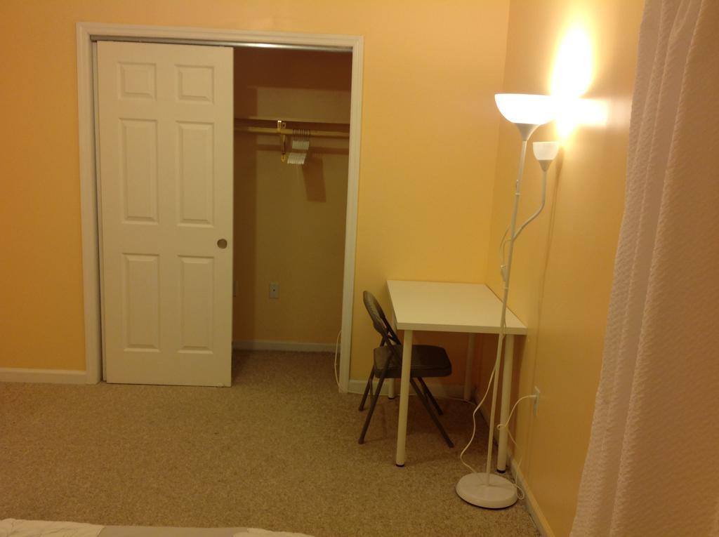 Mojoy Homesuites At Runyon Newark Buitenkant foto