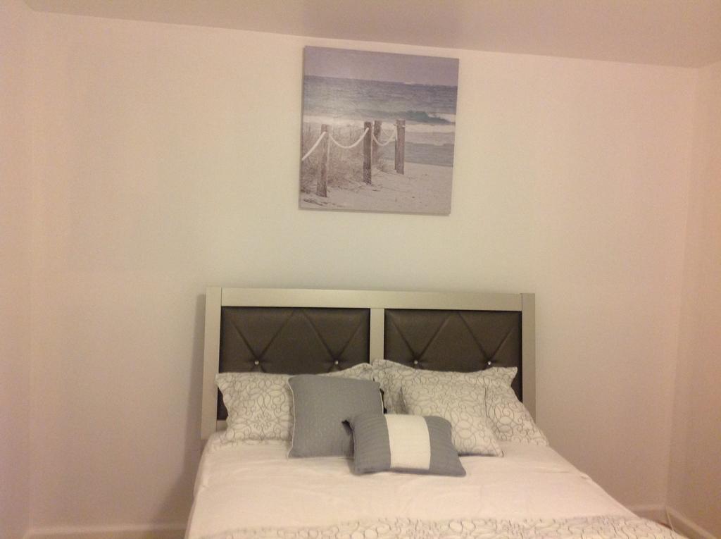 Mojoy Homesuites At Runyon Newark Buitenkant foto