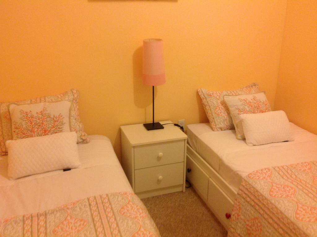 Mojoy Homesuites At Runyon Newark Buitenkant foto